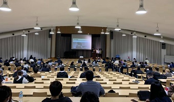 1年生によるプロジェクト実施の報告会の様子です。