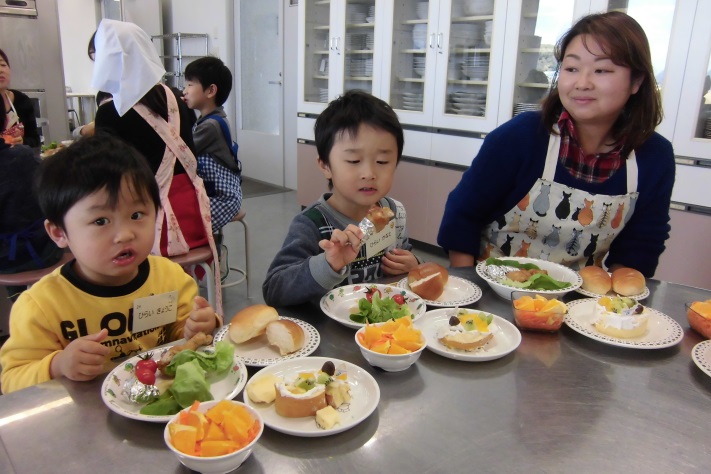 http://www.hyogo-dai.ac.jp/department/healthy/nutrition/news/image/12%E6%9C%88%E9%A3%9F%E8%82%B2%EF%BC%95.jpg