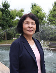看護学科長 長弘 千惠 教授