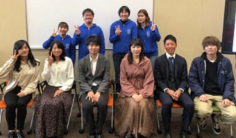 卒業生による講演会を開催