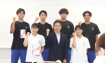 女子駅伝部、硬式庭球部の壮行会を開催しました