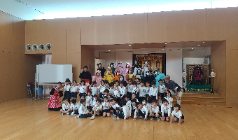 【わくわくさんのポケット、サプライズ企画部、造形ゼミ】附属加古川幼稚園でお花まつり法要のレクリエーションを担当しました