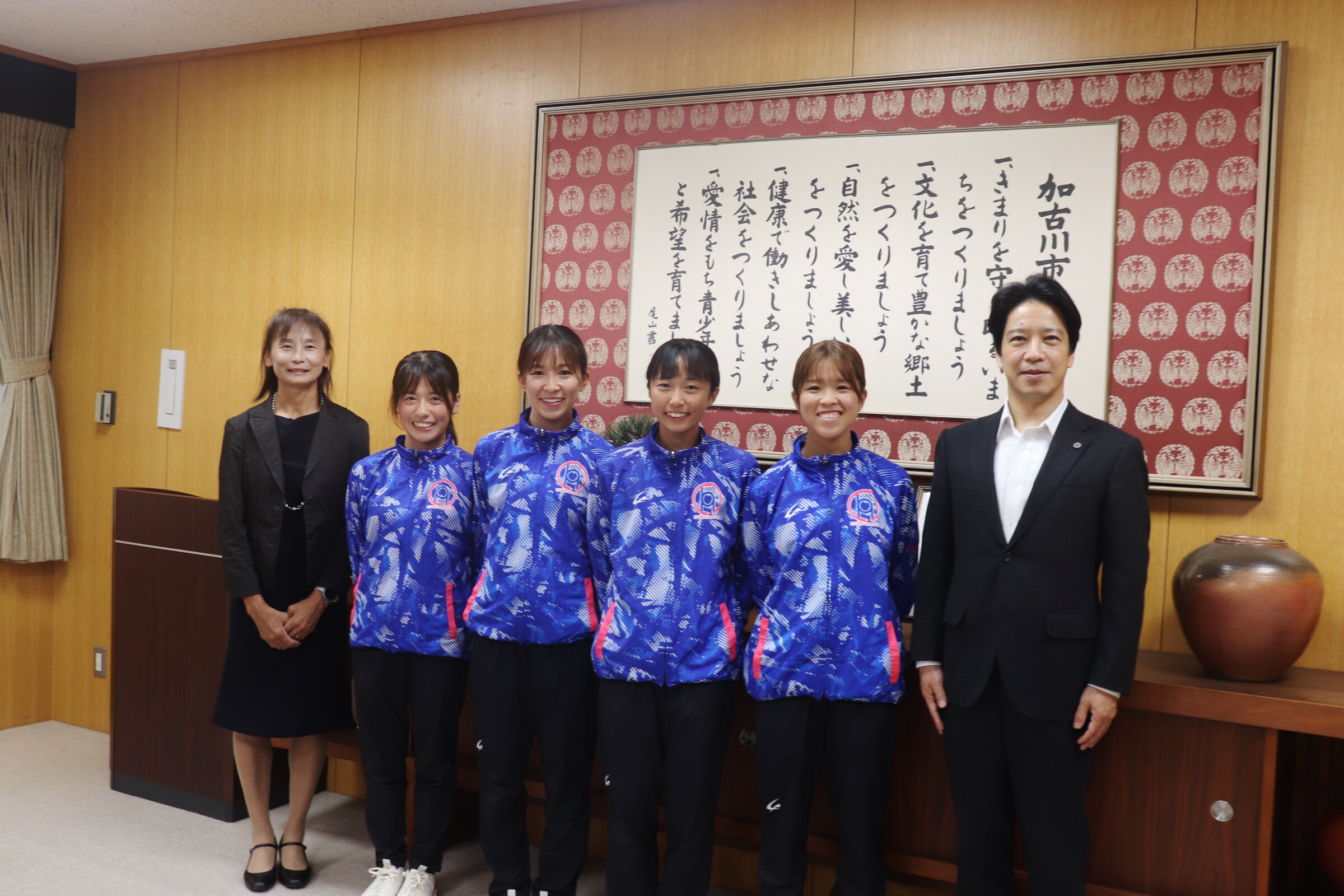 【女子駅伝部】全国大会に向けて岡田市長へ表敬訪問を致しました！