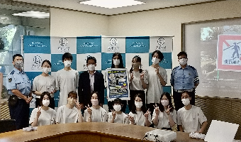 【サプライズ企画部】加古川警察署と加古川市合同で交通安全啓発資料(動画・ポスター)の作成とお披露目会及び啓発活動を行いました