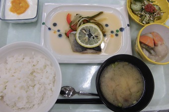 給食1-3.JPG