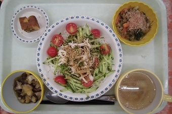 給食2-3.JPG