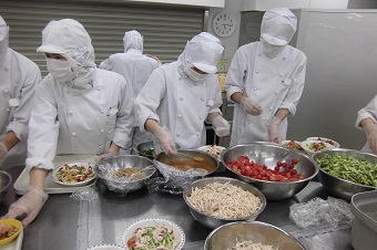 給食2-3a.JPG