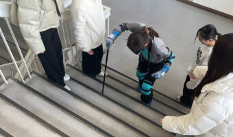 【栄養マネジメント学科】『臨床栄養学演習』高齢者疑似体験