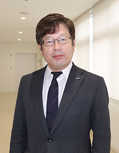 生涯福祉学部長 田中 愽一教授