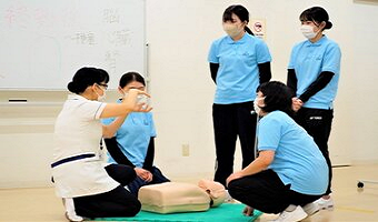 【看護学部】成人看護学実習Ⅰ(急性期・回復期)臨地実習後の学内実習