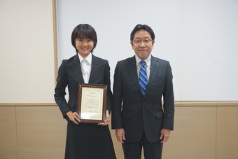 横川さん、学長のサムネイル画像